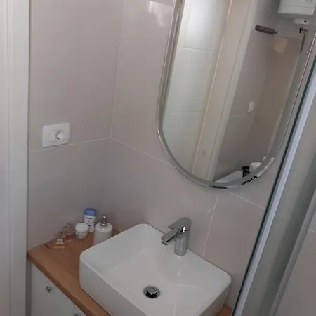 Viktorija Apartment *